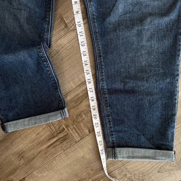 Old Navy boyfriend mid-rise denim jeans size 16 - Picture 5 of 9